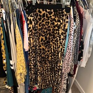 Suzanne Betro Leopard Print Pleated Skirt